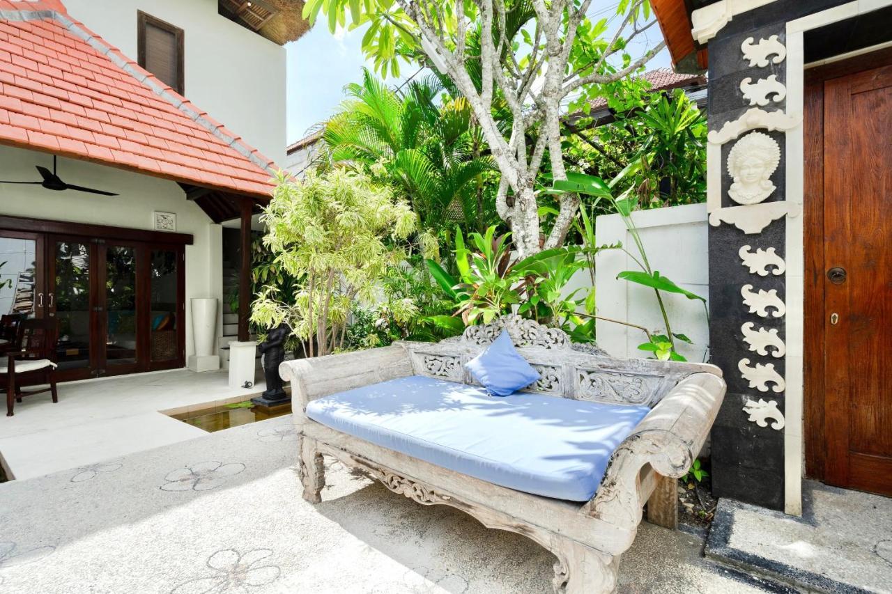 Villa Carissa Seminyak Centre, Bali By Le Ciel Hospitality Extérieur photo